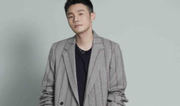 李荣浩吃瓜爆料图片,娱乐圈爆料瞬间引发热议